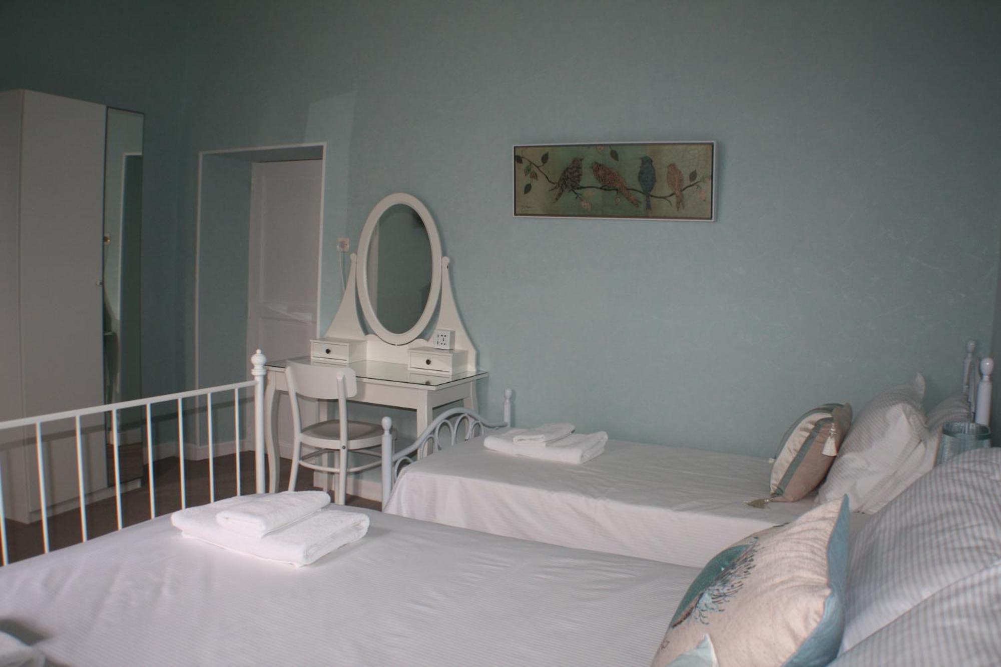 Maison De Mallast Montolieu Phòng bức ảnh