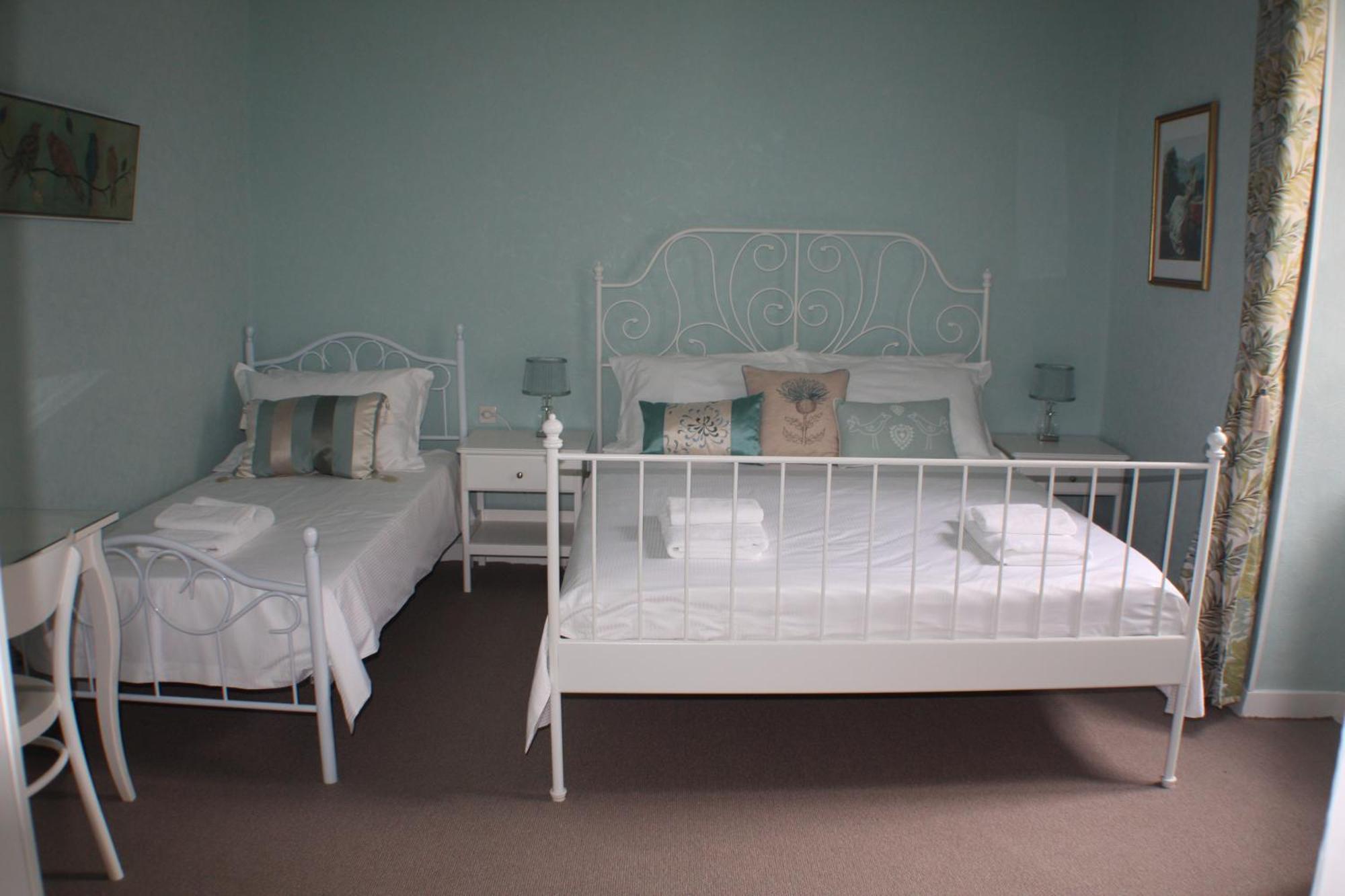 Maison De Mallast Montolieu Phòng bức ảnh
